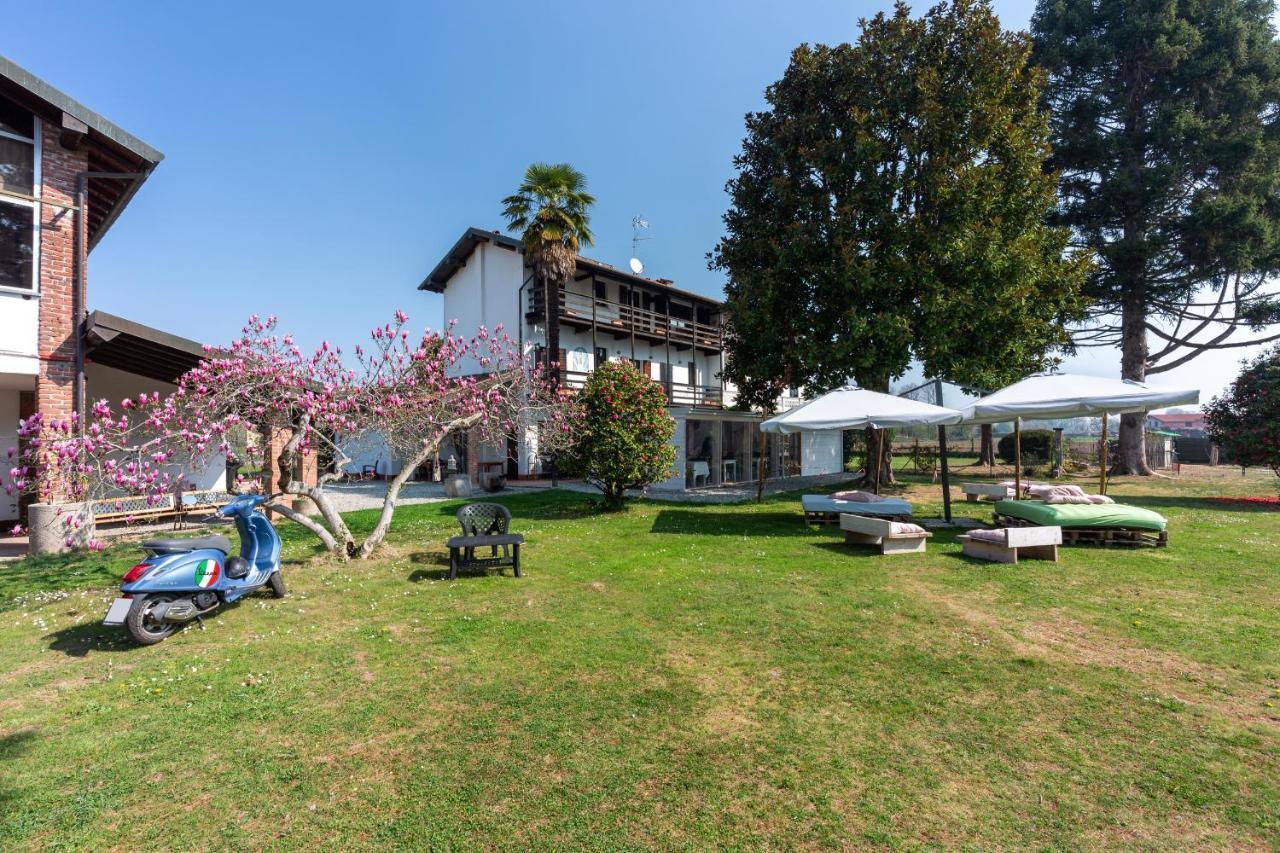 Cascina Cattabreghetta Bed & Breakfast Pombia Exterior photo