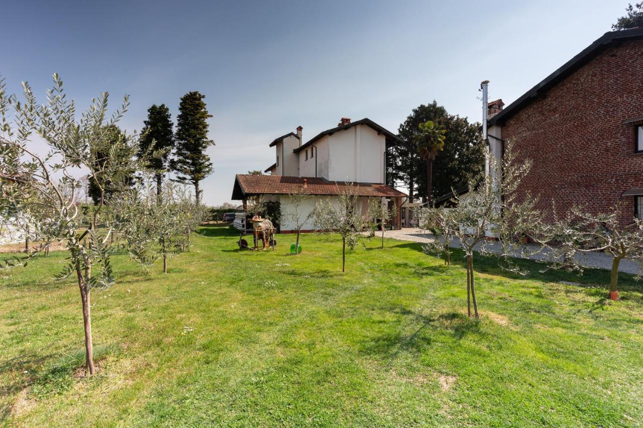 Cascina Cattabreghetta Bed & Breakfast Pombia Exterior photo